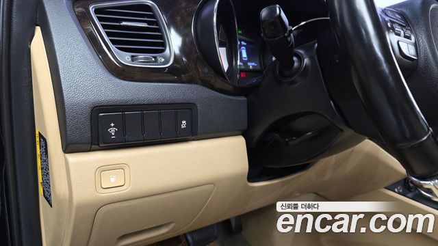 Kia Canival 2019 — photo 29