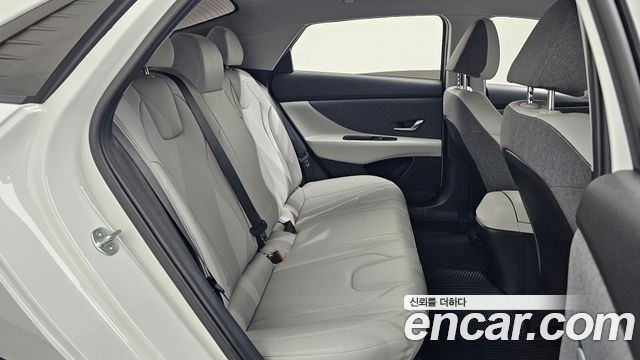 Hyundai AVANTE 2022 — photo 18