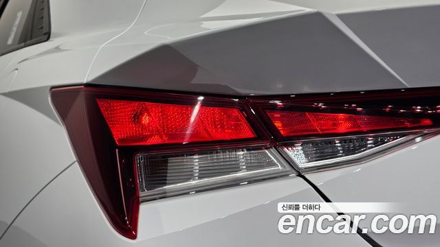 Hyundai AVANTE 2022 — photo 9