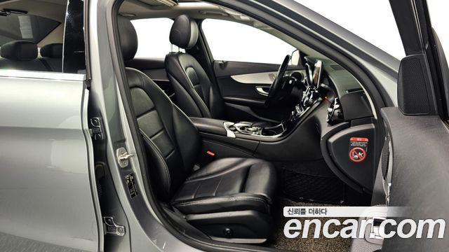 Mercedes-Benz C-Class 2016 — photo 11