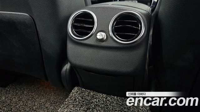 Mercedes-Benz C-Class 2016 — photo 18