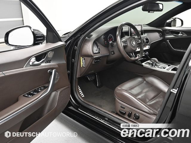 Kia Stinger 2018 — photo 11