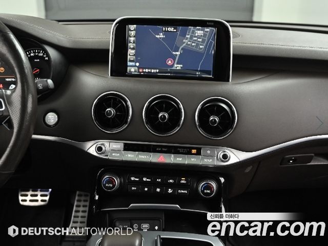 Kia Stinger 2018 — photo 14