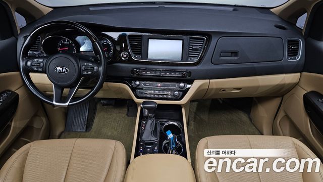 Kia Canival 2019 — photo 10