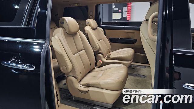 Kia Canival 2019 — photo 17