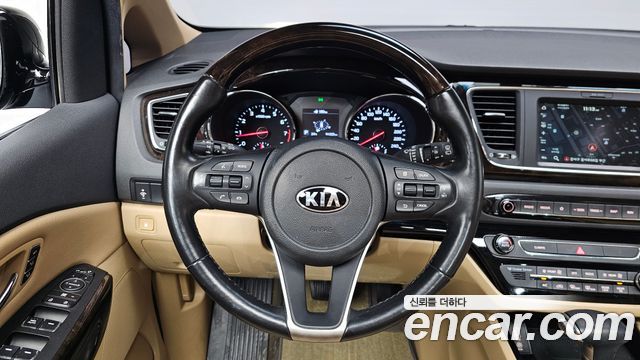 Kia Canival 2019 — photo 20