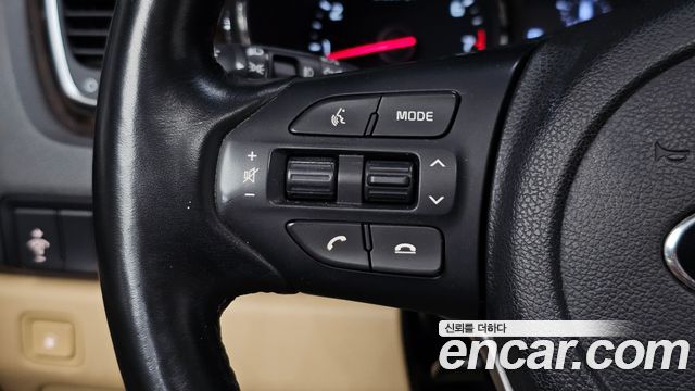 Kia Canival 2019 — photo 21