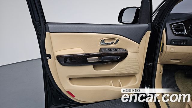 Kia Canival 2019 — photo 14