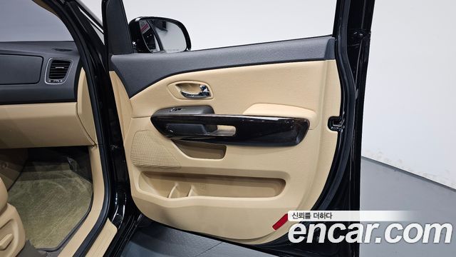 Kia Canival 2019 — photo 15