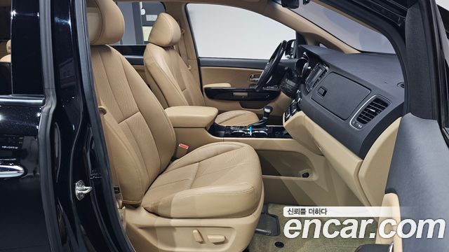Kia Canival 2019 — photo 16