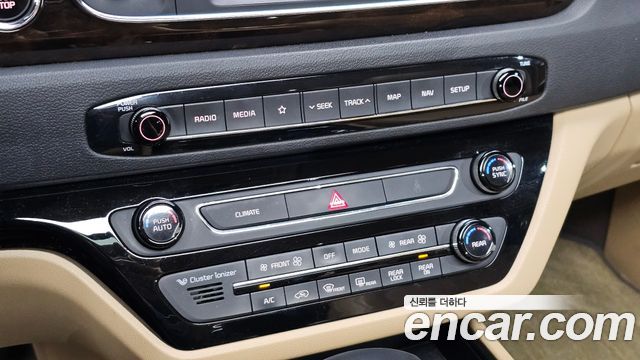 Kia Canival 2019 — photo 28