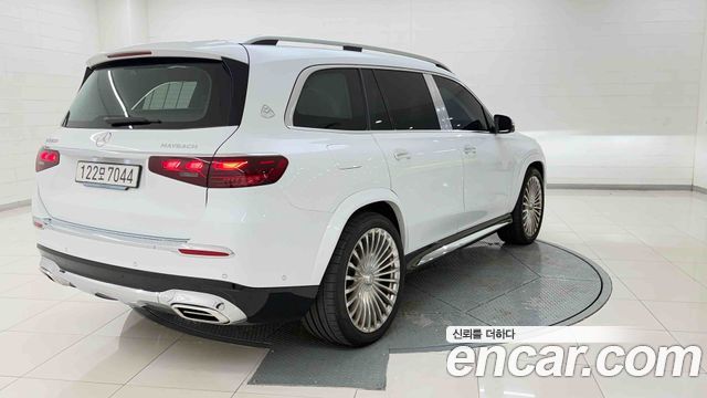 Mercedes-Benz GLS-Class 2026 — photo 5