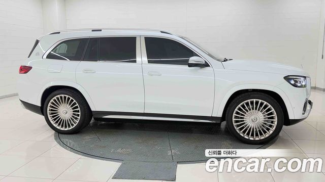 Mercedes-Benz GLS-Class 2026 — photo 6