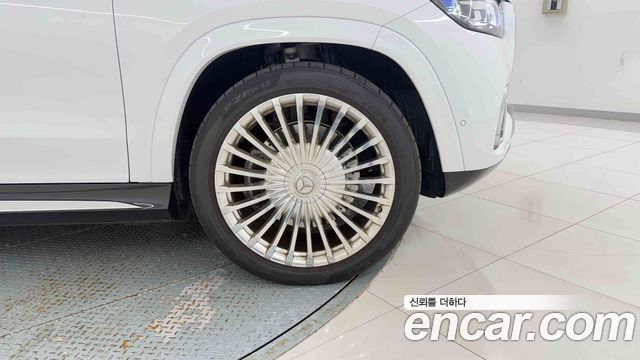 Mercedes-Benz GLS-Class 2026 — photo 9