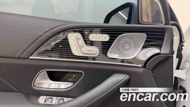 Mercedes-Benz GLS-Class 2026 — photo 20