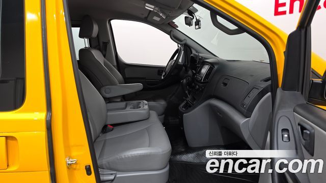 Hyundai Starex 2019 — photo 11