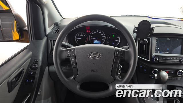 Hyundai Starex 2019 — photo 13