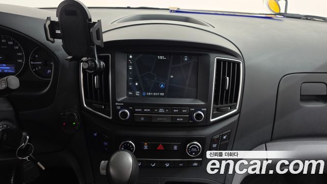 Hyundai Starex 2019 — photo 14