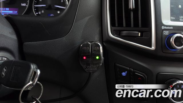 Hyundai Starex 2019 — photo 17
