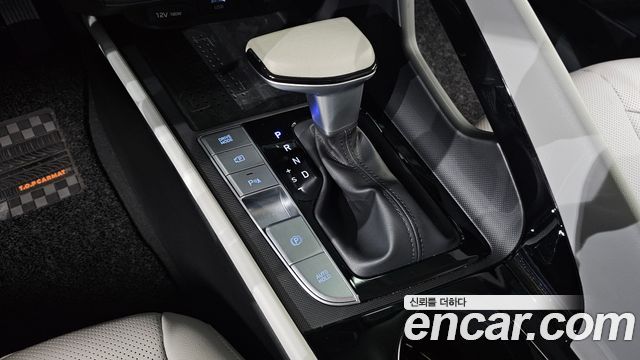 Hyundai AVANTE 2021 — photo 12