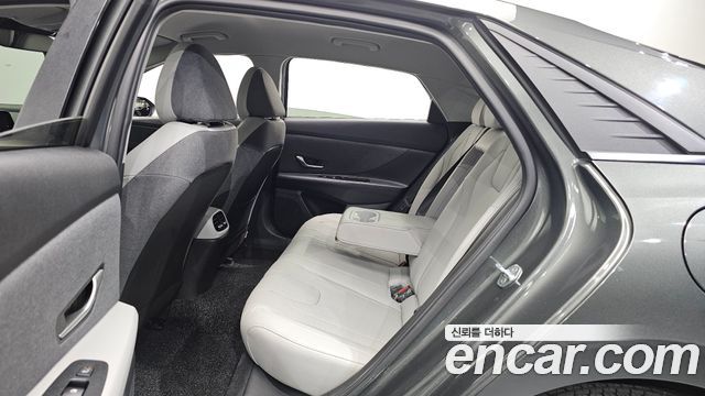 Hyundai AVANTE 2021 — photo 18