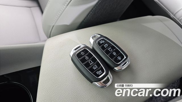 Hyundai AVANTE 2021 — photo 22