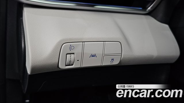 Hyundai AVANTE 2021 — photo 25