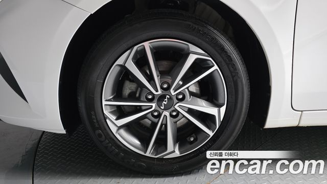 Kia K3 2023 — photo 5