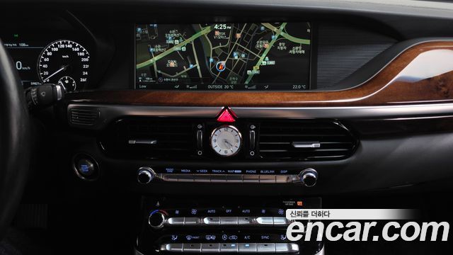 Genesis EQ900 2016 — photo 18