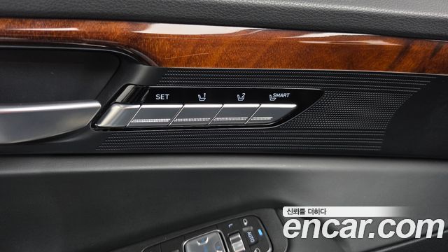 Genesis EQ900 2016 — photo 32