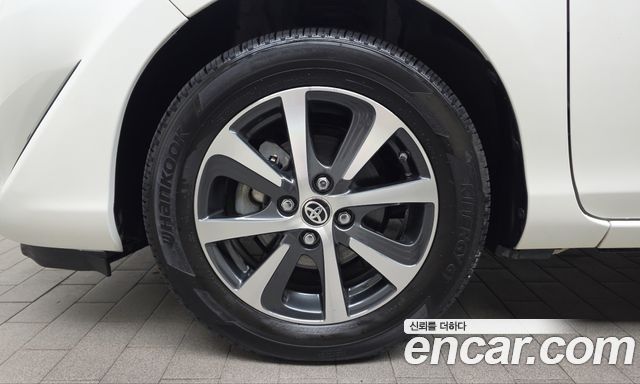 Toyota Prius 2019 — photo 5