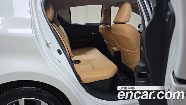 Toyota Prius 2019 — photo 17