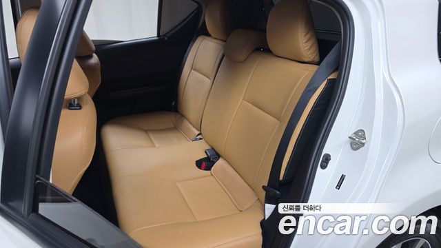 Toyota Prius 2019 — photo 18