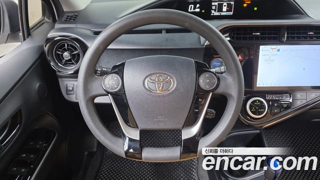 Toyota Prius 2019 — photo 20