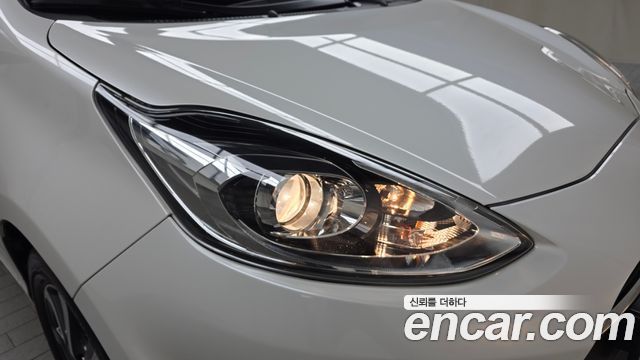 Toyota Prius 2019 — photo 8