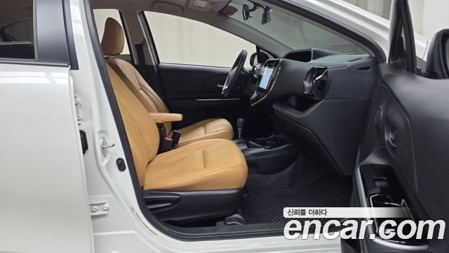 Toyota Prius 2019 — photo 16