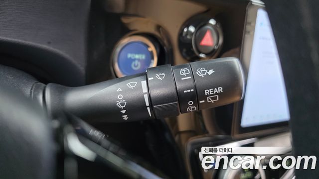Toyota Prius 2019 — photo 29