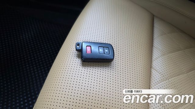 Toyota Prius 2019 — photo 30