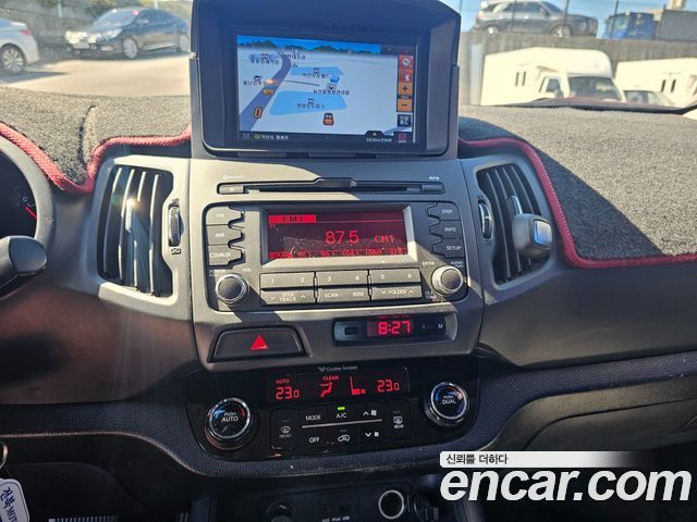 Kia Sportage 2012 — photo 14