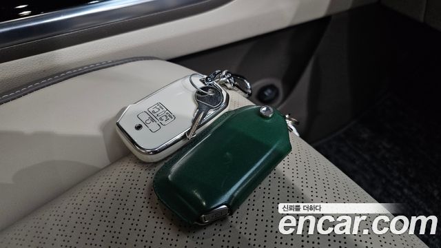 Kia Canival 2021 — photo 23