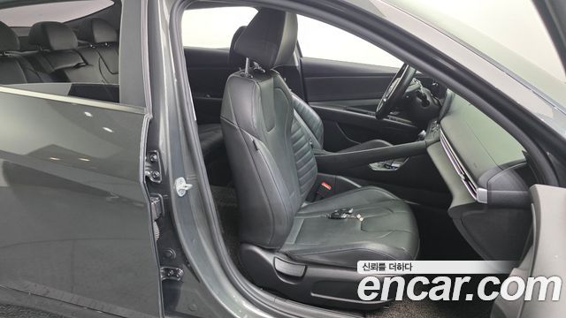 Hyundai AVANTE 2021 — photo 16
