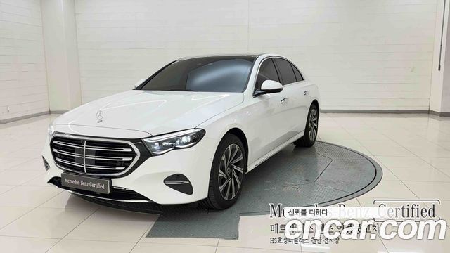 Mercedes-Benz E-Class 2026 — photo 1
