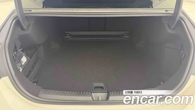 Mercedes-Benz E-Class 2026 — photo 13