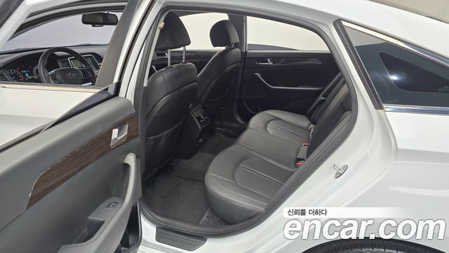 Hyundai Sonata 2018 — photo 17