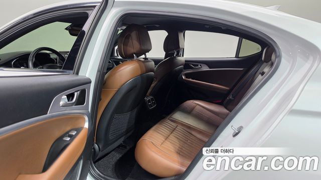 Genesis G70 2020 — photo 11