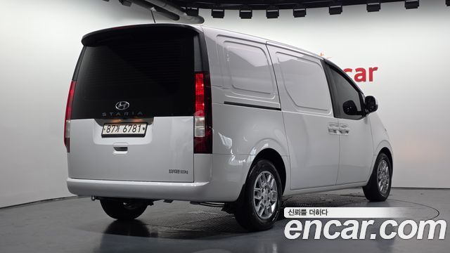 Hyundai Staria 2022 — photo 2