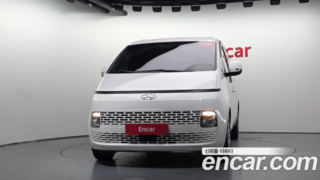 Hyundai Staria 2022 — photo 3