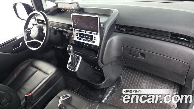 Hyundai Staria 2022 — photo 10