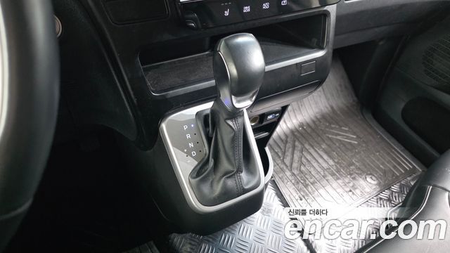 Hyundai Staria 2022 — photo 12