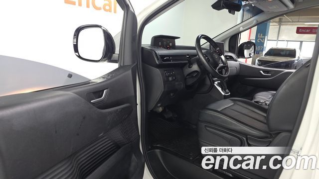 Hyundai Staria 2022 — photo 13